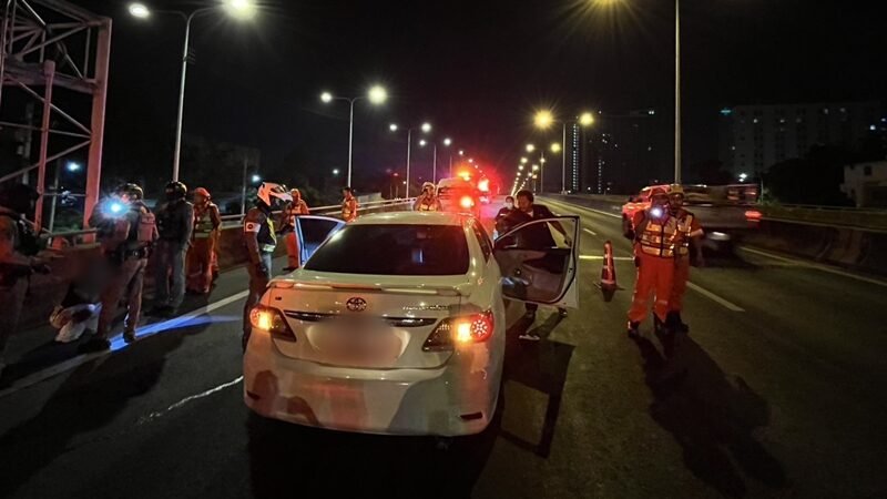 ยิงกันบนทางด่วน
